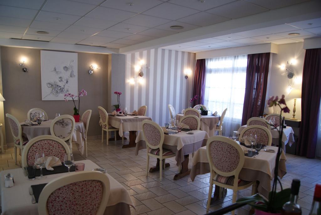 Logis Hotel Restaurant Des Voyageurs Tarnac Zimmer foto